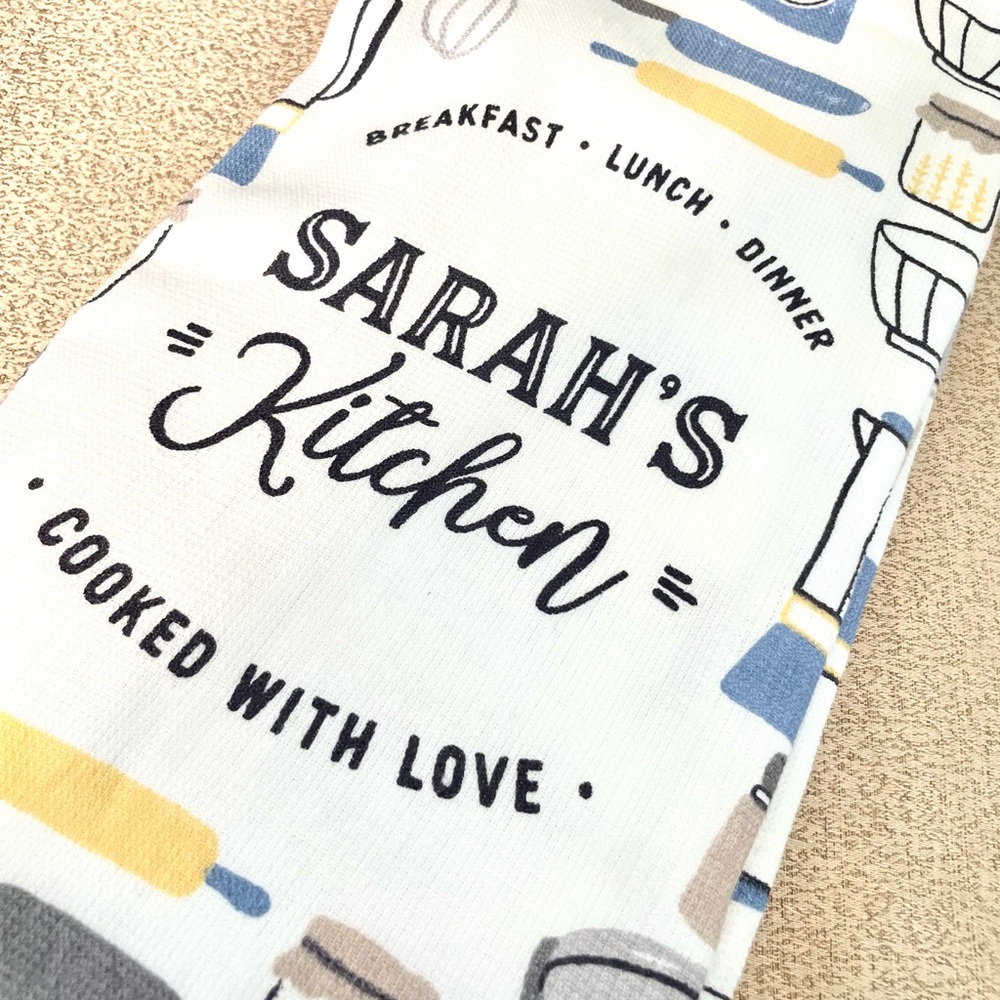 NWT Set of 2 Personalized SARAH’S KITCHEN Towels - Picture 2 of 4